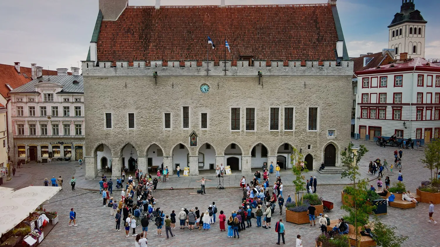 Street Performance at Townhall Tallinn Fringe Festival Photo Anton Serdjukov