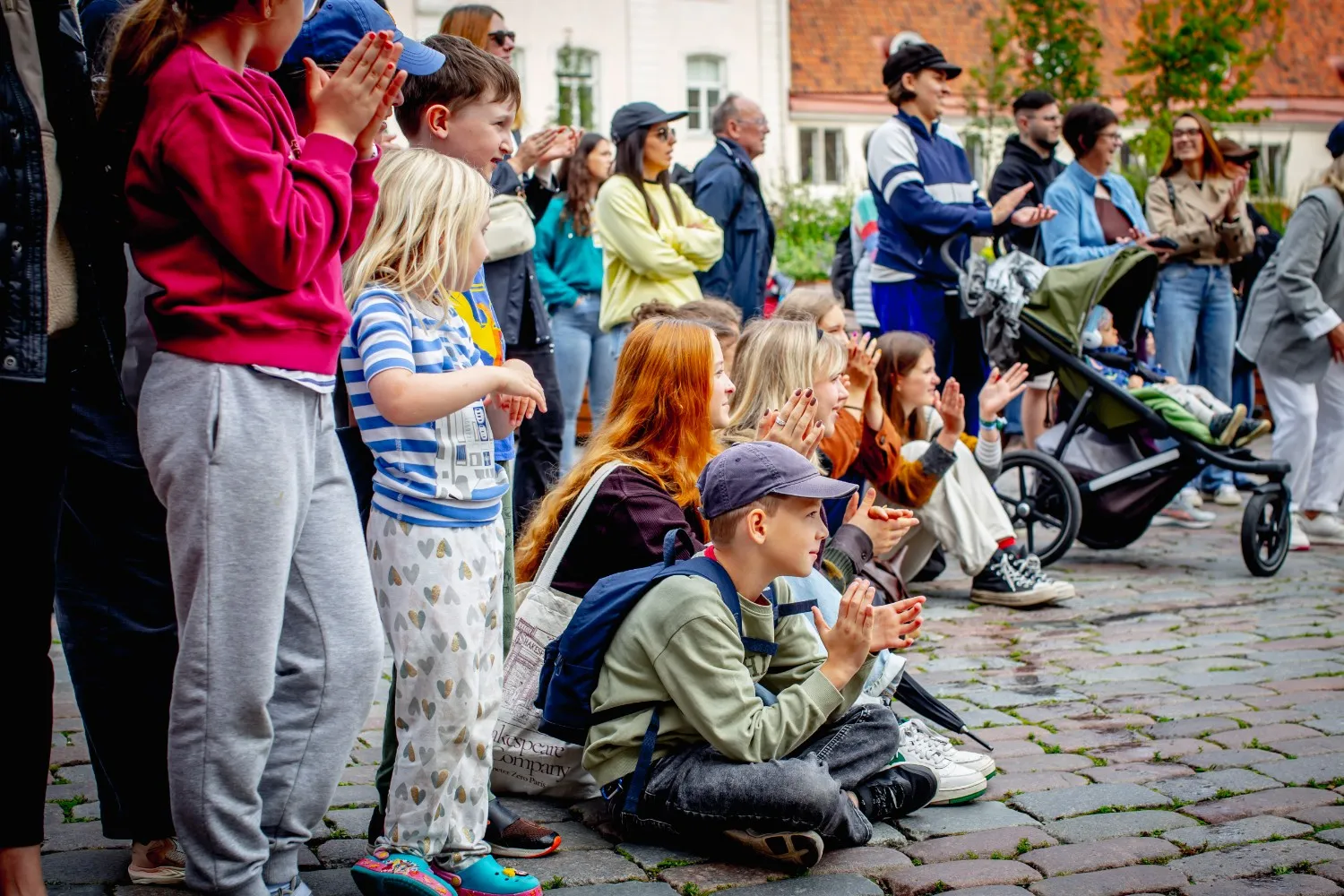 Street performance at townhall Tallinn Fringe Festival Photo Anton Serdjukov
