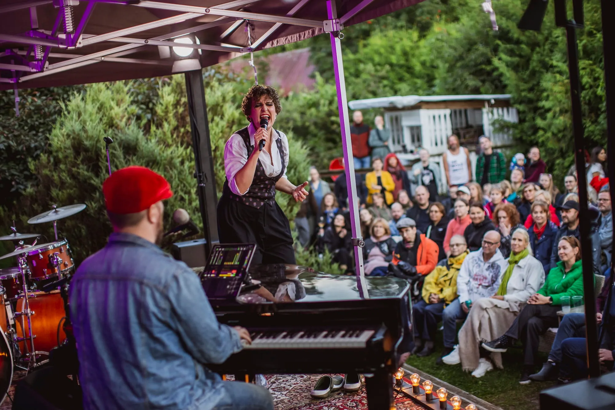 Sumedad suveõhtud Lingu Kaisa aias Photo: Anton Serdjukov Tallinn Fringe Festival 2026